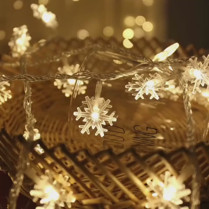 Solar Powered Bright White Snowflake Fairy Lights with Remote Control for Indoor Outdoor Wedding Party Decorations IP44 Rated